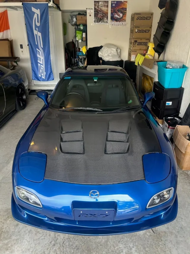 Mazda RX-7 FD with Group A infusion carbon AD9 hood